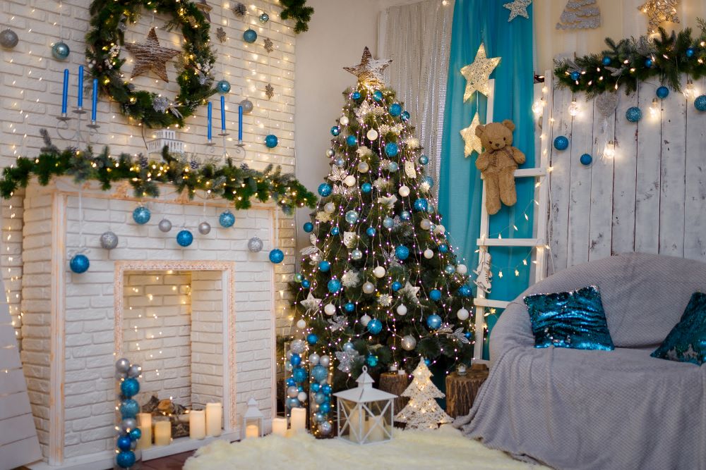 How To Decorate A Winter Wonderland Christmas Tree - Silver, White, And Blue Ornaments